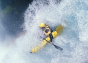 开云棋牌入口-赛道上的王者，维斯塔潘关键制胜，梅赛德斯轻取哈斯车队