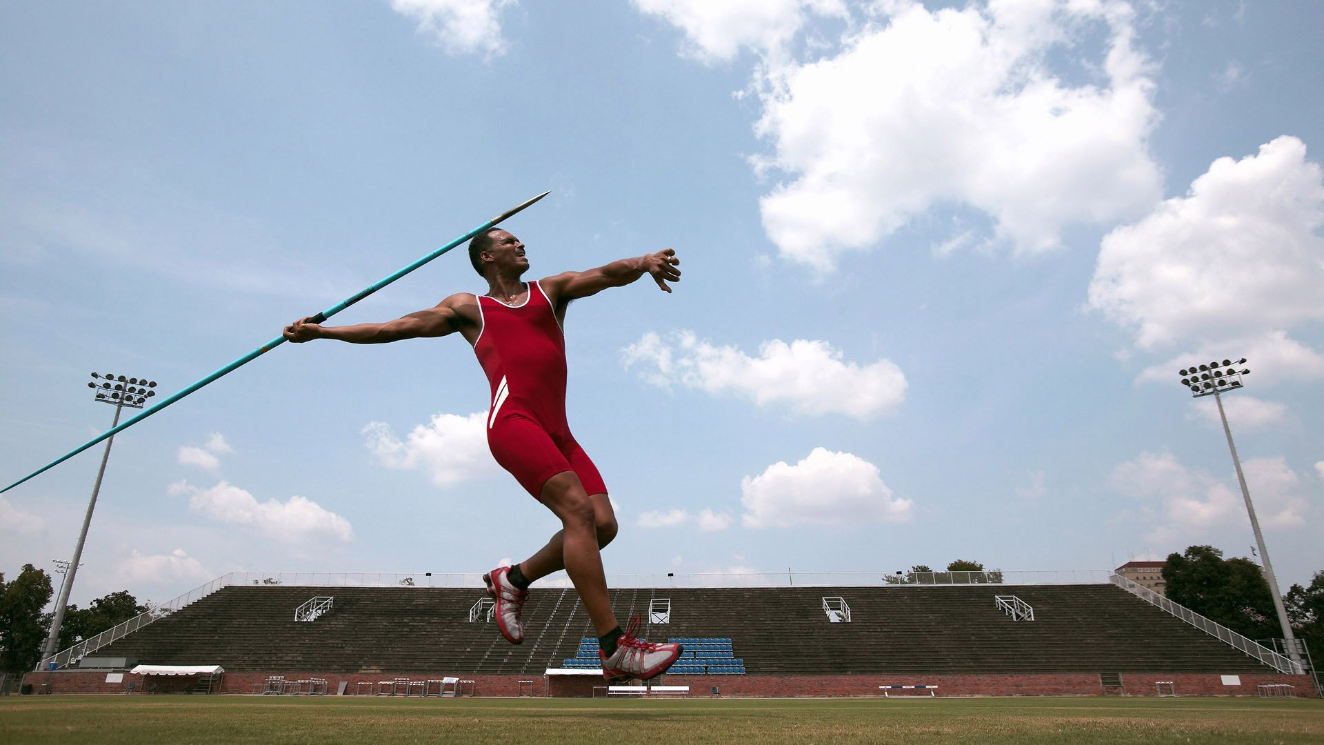 马刺稳如磐石，恩比德接管季后赛，当团队纪律遇上个人统治力