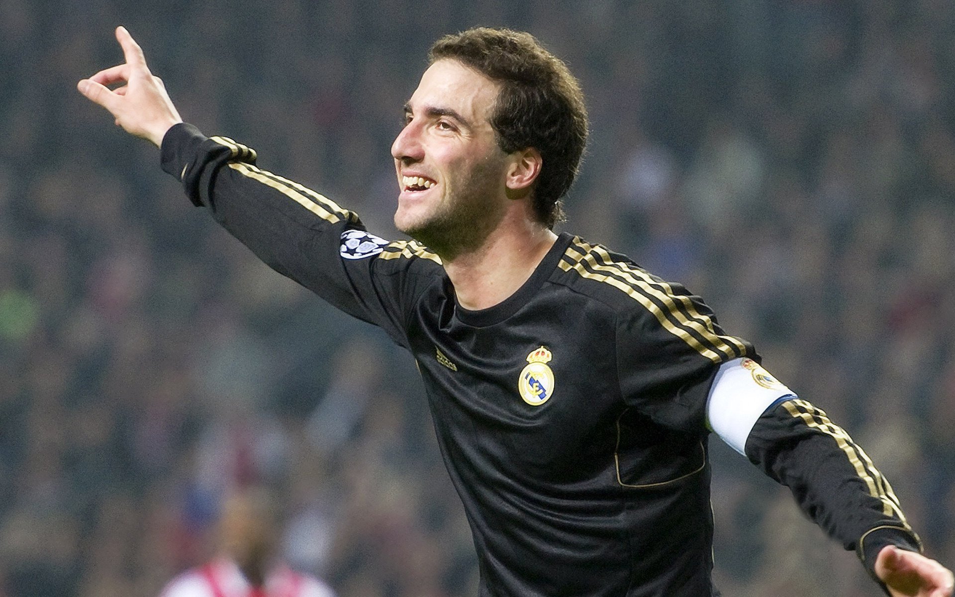 绝杀时刻,奥斯梅恩一剑封喉,荷兰逆转佛罗伦萨的战术密码