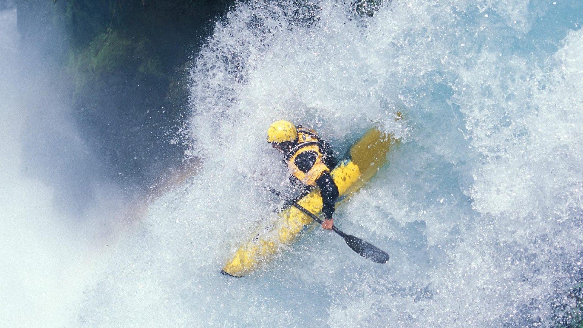 红牛战车碾过黑夜，阿隆索的火焰照亮无人之境